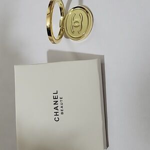CHANEL BEAUTE PHONE HOLDER